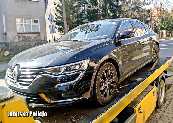 Skradziony samochód warty ponad 80 tysięcy złotych odzyskany przez policjantów