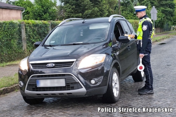 Trzeźwość kierujących fundamentem bezpieczeństwa - policjanci konsekwentni w walce z pijanymi kierowcami