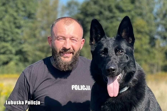 „Hades” odszedł na emeryturę i zaopiekował się nim jego przewodnik