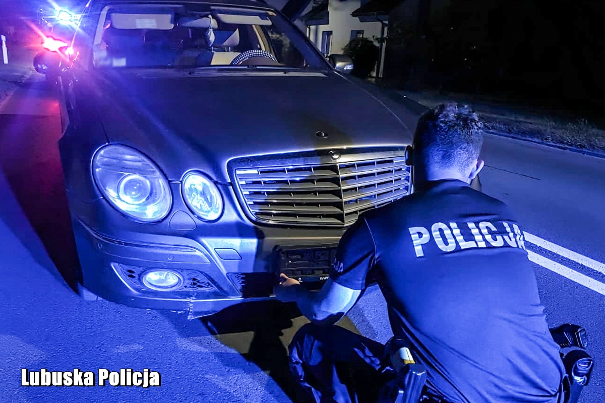 Ponad dwa promile i dożywotni zakaz prowadzenia – policjanci zatrzymali 56-latka w Zwierzynie